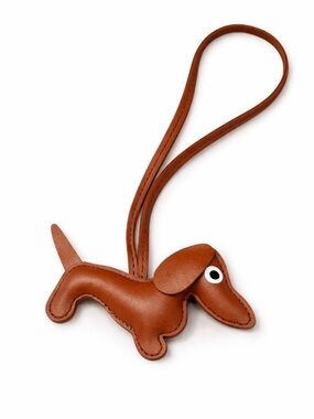 TAN DACHSHUND DOG LOVER BAG CHARM FAUX LEATHER KEYCHAIN ACCESSORY